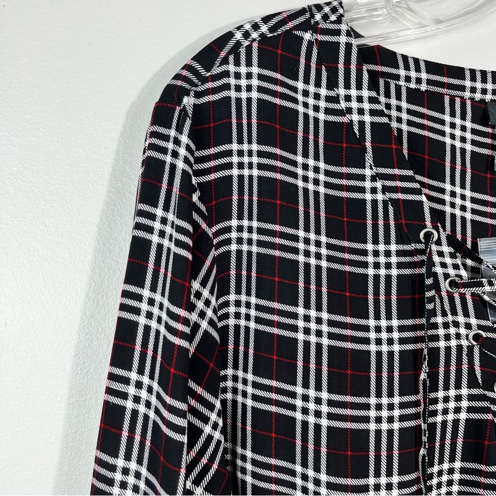Torrid Black & Red Plaid Lace Up Long Sleeve Challis Tunic Top Blouse NWT 1X - Picture 3 of 5